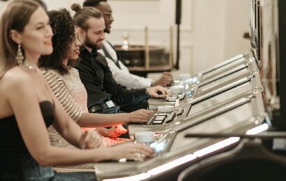 Travel, Play, Win: Casino Hubs with Educational Fun for Young Travelers